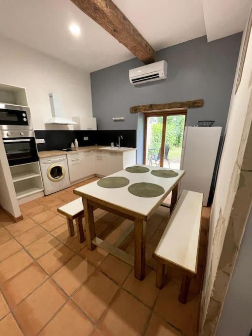 Superbe Appartement Cosy Avec Jardin Nîmes Exterior photo