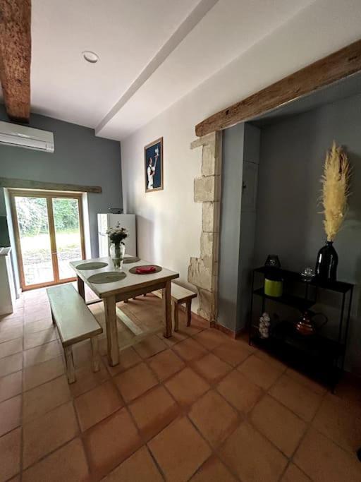 Superbe Appartement Cosy Avec Jardin Nîmes Exterior photo